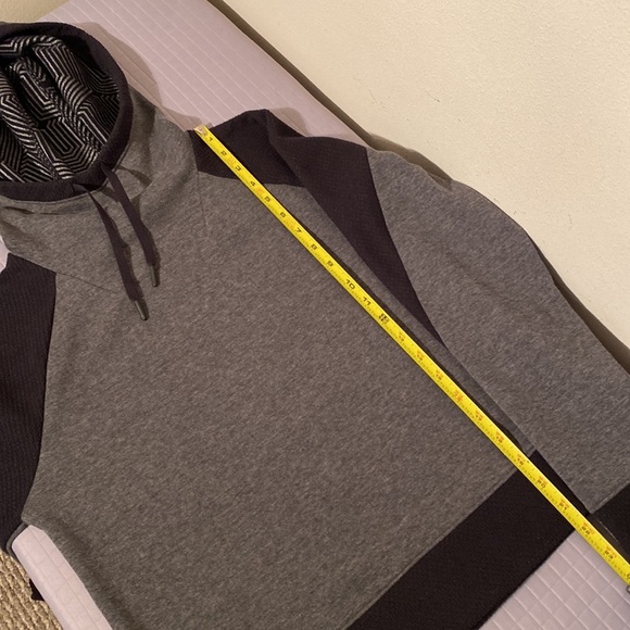 Under Armour Coolgear infared hooded pullover sweatshirt Grey & Black size XS - Picture 12 of 12